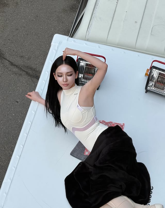 Đ&atilde; t&igrave;m ra "ma nơ canh" sống của Kbiz, "th&aacute;nh body" Lisa giờ chỉ c&ograve;n l&agrave; c&aacute;i t&ecirc;n?- Ảnh 6.