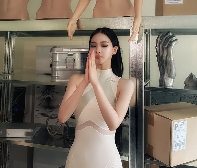 Đ&atilde; t&igrave;m ra "ma nơ canh" sống của Kbiz, "th&aacute;nh body" Lisa giờ chỉ c&ograve;n l&agrave; c&aacute;i t&ecirc;n?- Ảnh 4.