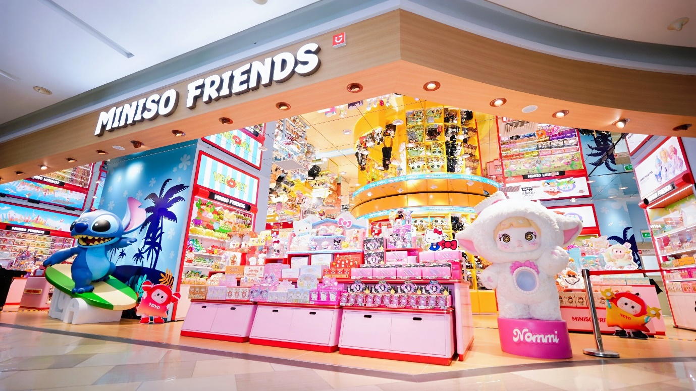 Kỷ niệm 10 năm tại Việt Nam, MINISO ra mắt cửa h&agrave;ng chủ đề MINISO FRIENDS đầu ti&ecirc;n tại TP. Hồ Ch&iacute; Minh - Ảnh 2.