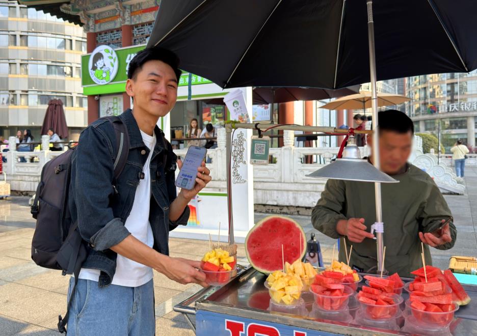 Khoai Lang Thang thoải m&aacute;i vi vu khắp Trung Quốc m&agrave; kh&ocirc;ng cần đổi tiền mặt nhờ ứng dụng Việt Nam n&agrave;y - Ảnh 1.