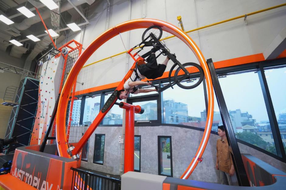 Th&oacute;t tim với Xe đạp 360◦ trong nh&agrave; si&ecirc;u ho&agrave;nh tr&aacute;ng tại H&agrave; Nội, d&acirc;n t&igrave;nh rủ nhau tới Adventure S ph&aacute; đảo th&aacute;ng 4 n&agrave;y! - Ảnh 3.