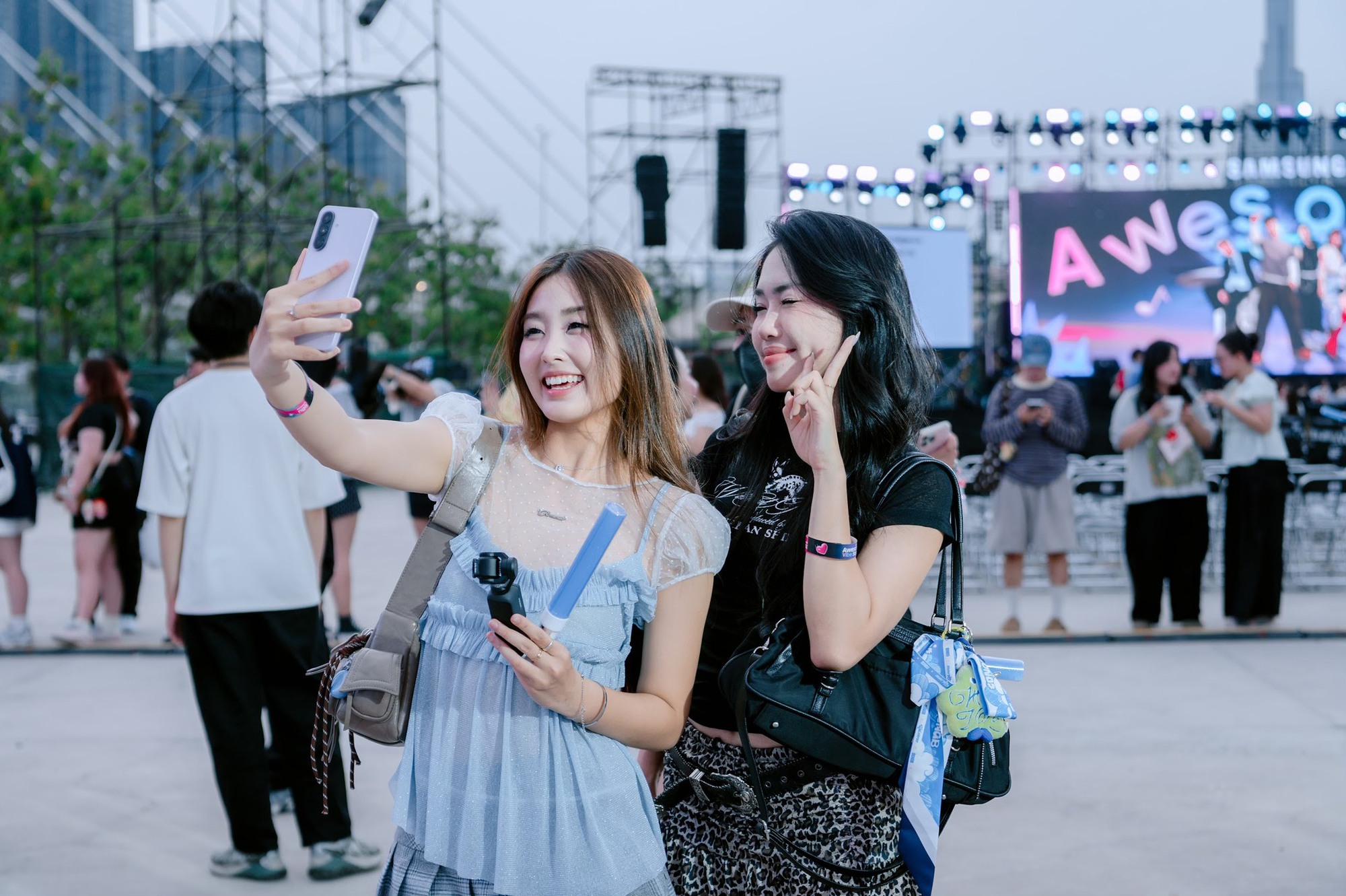 Top 5 sản phẩm c&ocirc;ng nghệ Samsung gi&uacute;p giới trẻ bật vibe awesome đ&oacute;n lễ lớn - Ảnh 3.