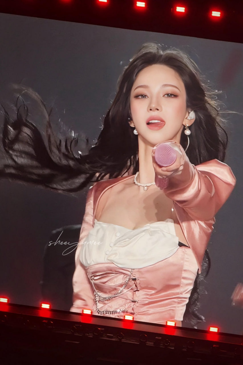 Cả triệu người sững sờ trước nhan sắc đẳng cấp của mỹ nh&acirc;n đẹp hơn tr&iacute; tuệ nh&acirc;n tạo, visual cỡ n&agrave;y bảo sao cứ m&atilde;i hot!- Ảnh 1.