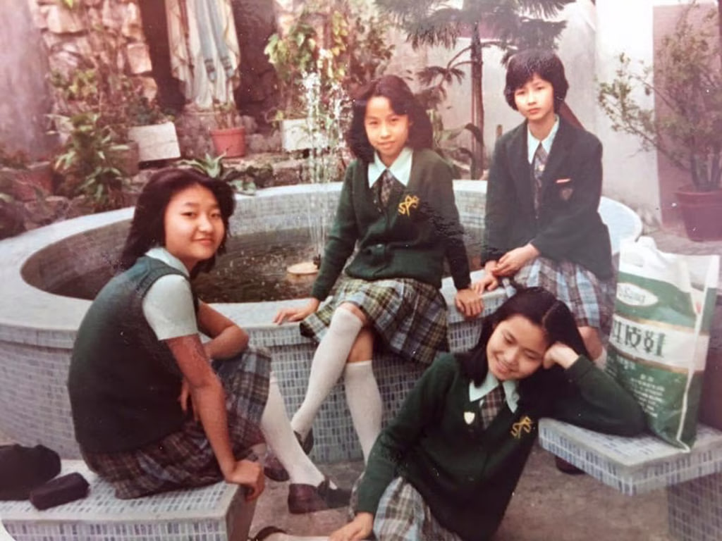 Mẹ 7 con th&agrave;nh người mẫu Chanel ở tuổi 60: H&agrave;nh tr&igrave;nh vươn l&ecirc;n từ tuổi thơ cơ cực- Ảnh 4.