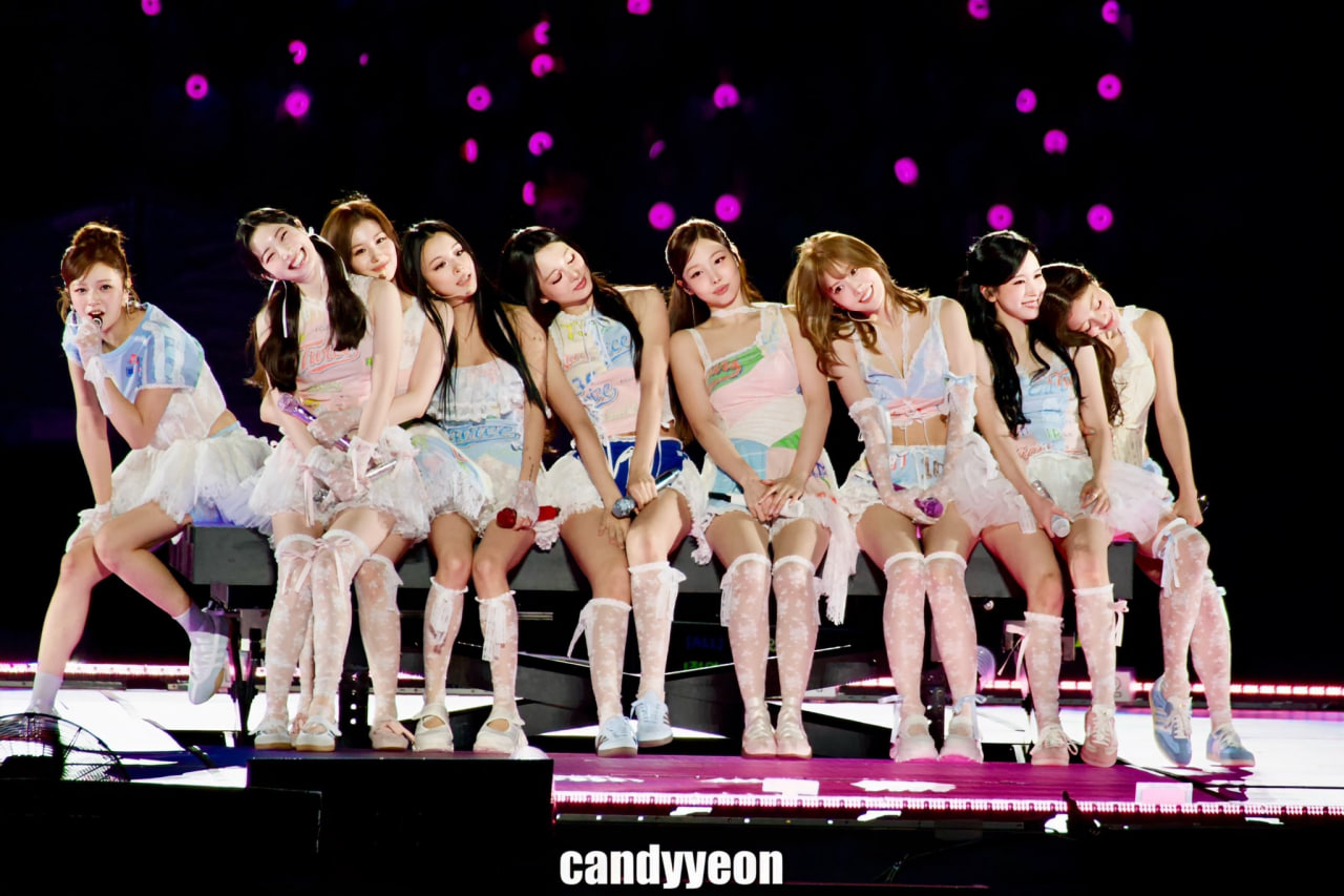 Mỹ nh&acirc;n rơi lệ khiến 9 triệu người x&oacute;t xa, l&agrave;m g&igrave; cũng bị ch&ecirc; hết thời m&agrave; c&oacute; cả concert đi v&agrave;o lịch sử - Ảnh 4.