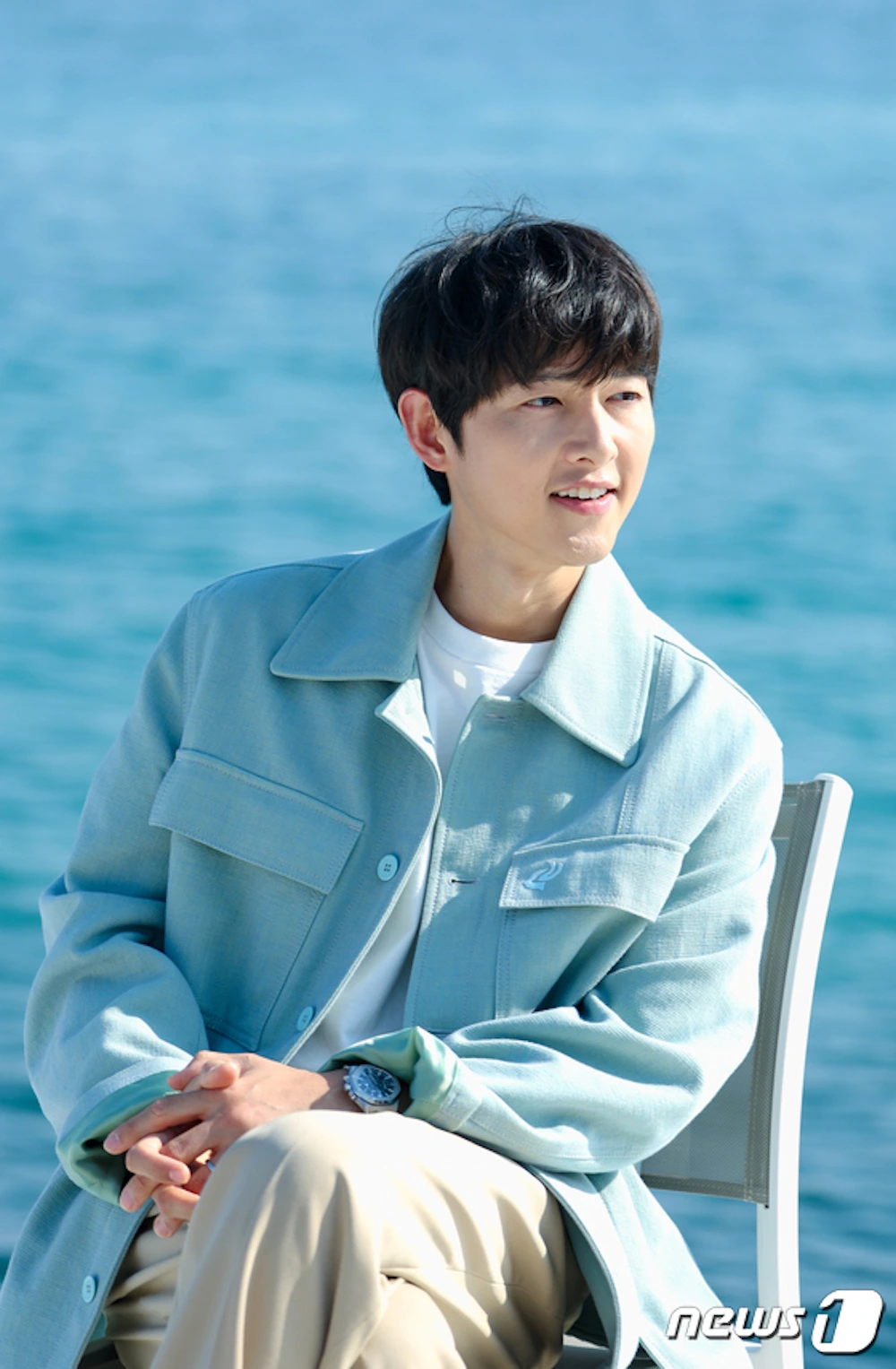 1,6 triệu người xem Song Joong Ki l&agrave;m &ocirc;ng bố mẫu mực nhất showbiz- Ảnh 7.