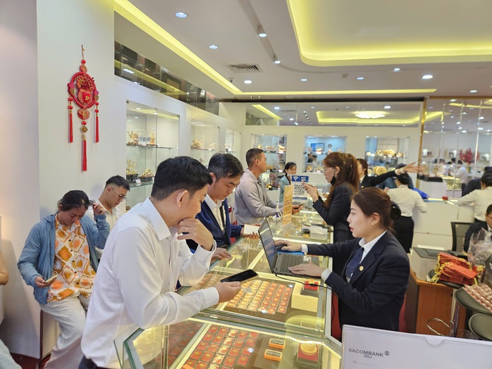 Gi&aacute; v&agrave;ng h&ocirc;m nay 29-4: Rớt th&ecirc;m 1,5 triệu đồng, thấp nhất nhiều th&aacute;ng- Ảnh 1.