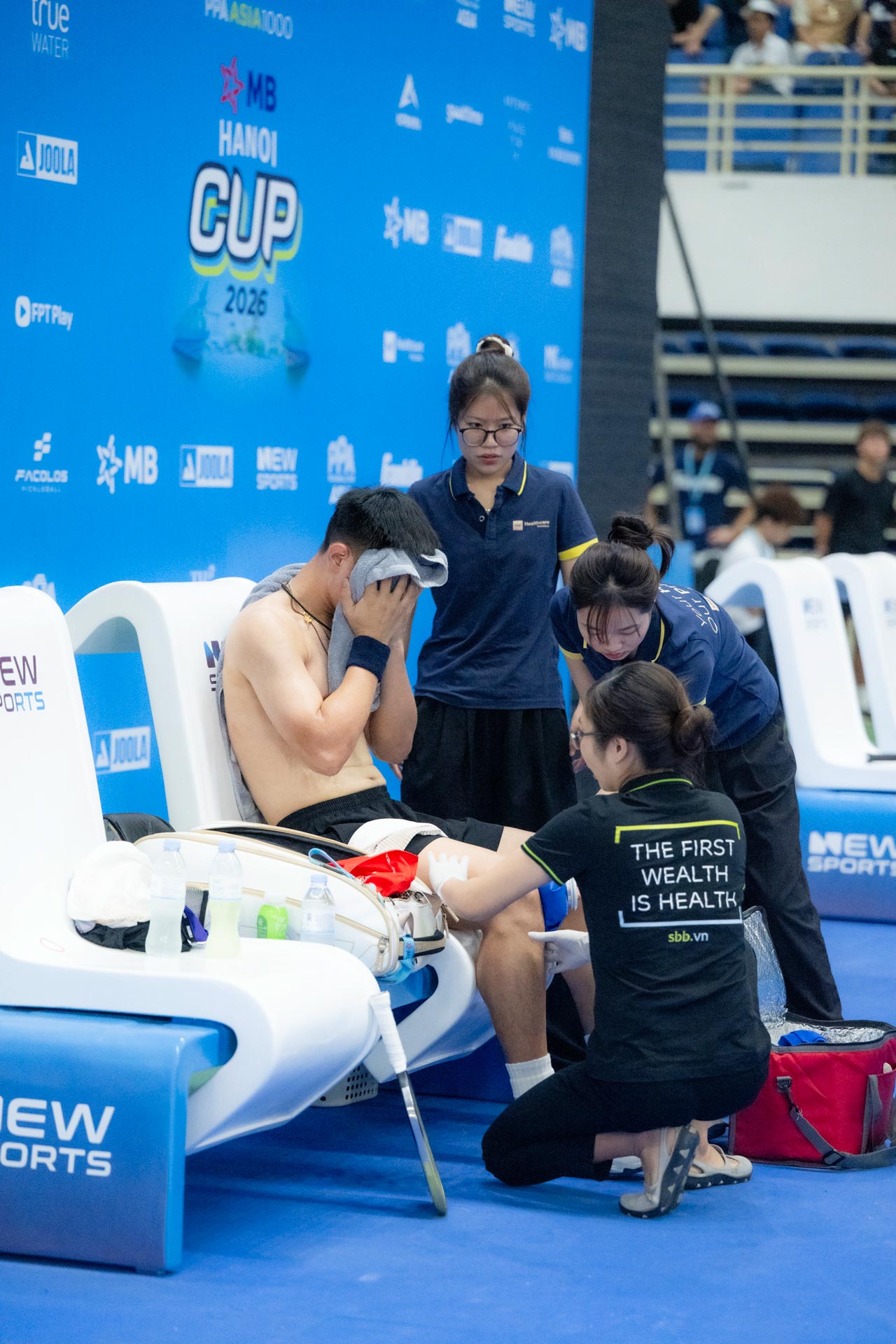 Vinh Hiển n&eacute;n đau chấn thương, "hủy diệt" đối thủ h&agrave;ng đầu nước &Uacute;c, trở th&agrave;nh tay vợt đầu ti&ecirc;n lọt v&agrave;o b&aacute;n kết đơn nam PPA Asia 1000!- Ảnh 7.