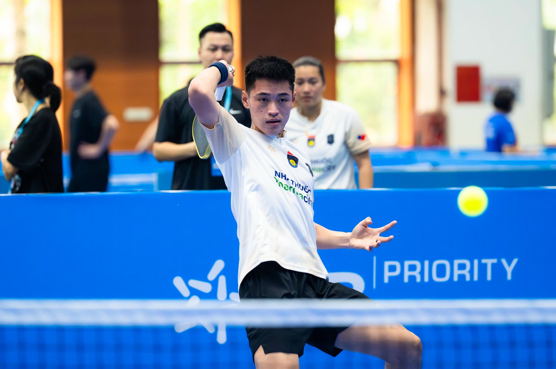 Vinh Hiển n&eacute;n đau chấn thương, "hủy diệt" đối thủ h&agrave;ng đầu nước &Uacute;c, trở th&agrave;nh tay vợt đầu ti&ecirc;n lọt v&agrave;o b&aacute;n kết đơn nam PPA Asia 1000!- Ảnh 1.