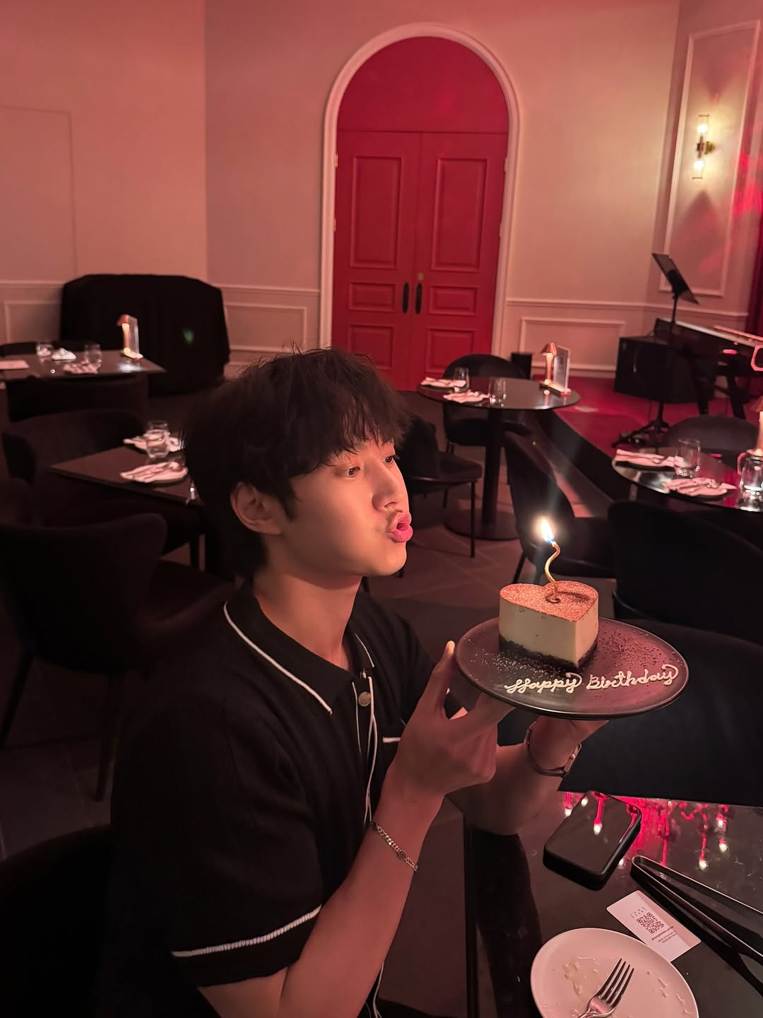 Ảnh Lee Min Ho hẹn h&ograve; vợ sắp cưới- Ảnh 2.