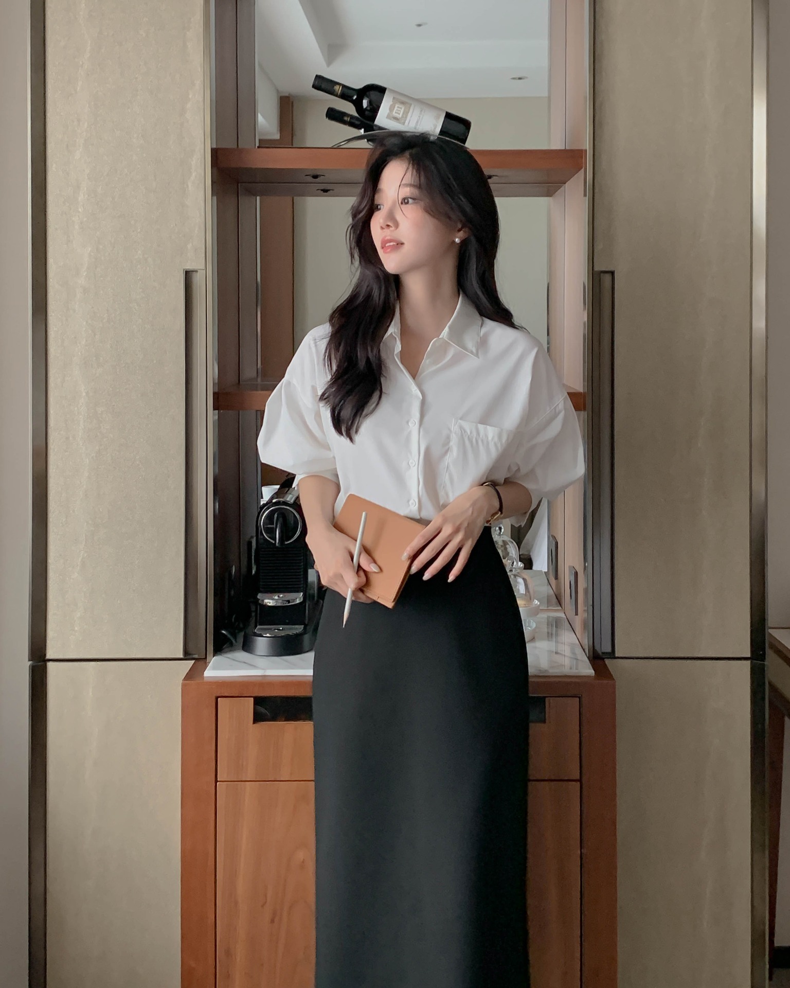 4 kiểu &aacute;o trắng n&ecirc;n sắm để diện trong m&ugrave;a h&egrave;, mặc l&ecirc;n cực dịu mắt v&agrave; trẻ trung- Ảnh 8.