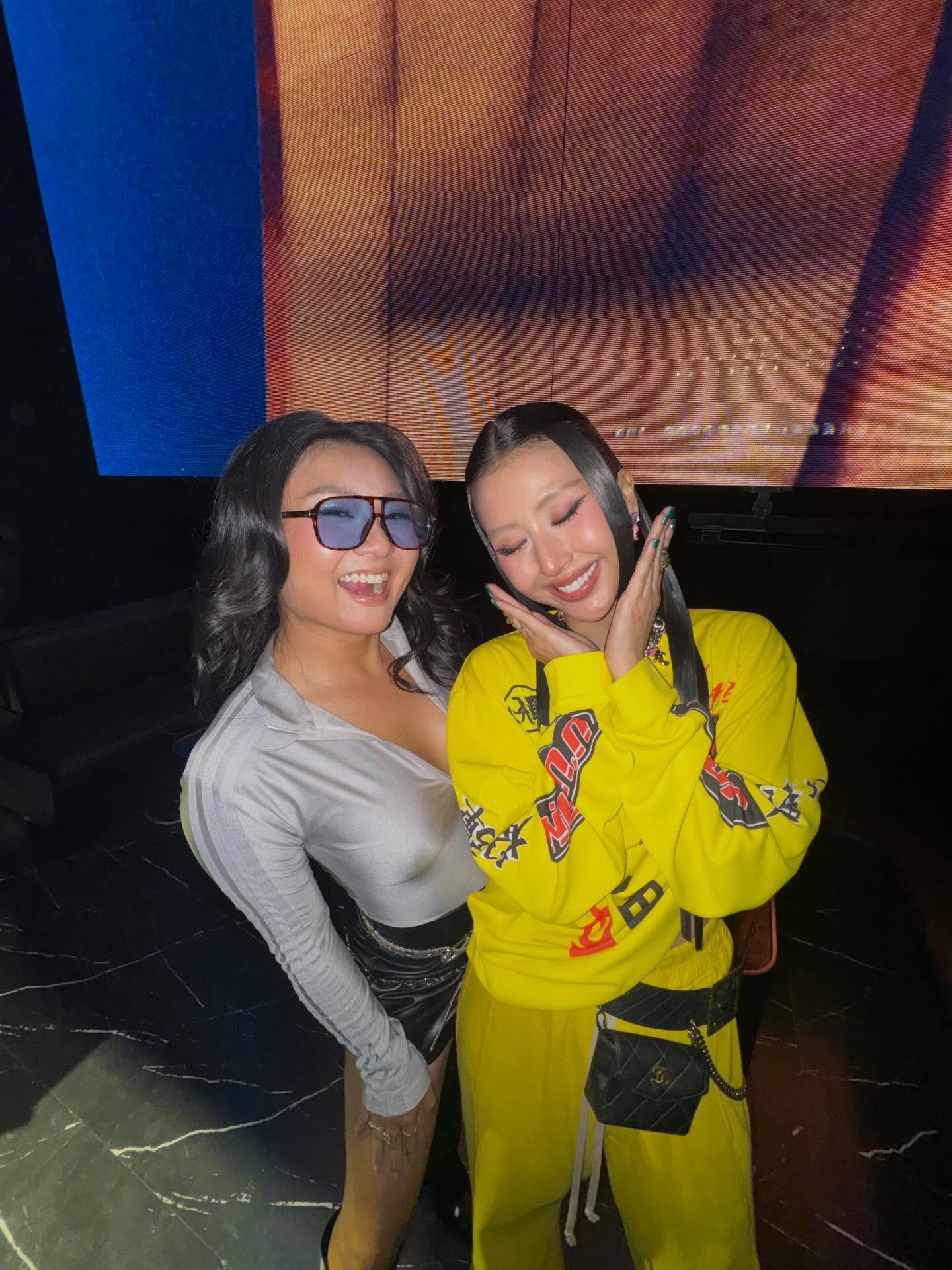 Quỳnh Anh Shyn tuy&ecirc;n bố: &ldquo;Em Xinh l&agrave; nhờ c&oacute; Chị Đẹp&rdquo;- Ảnh 4.