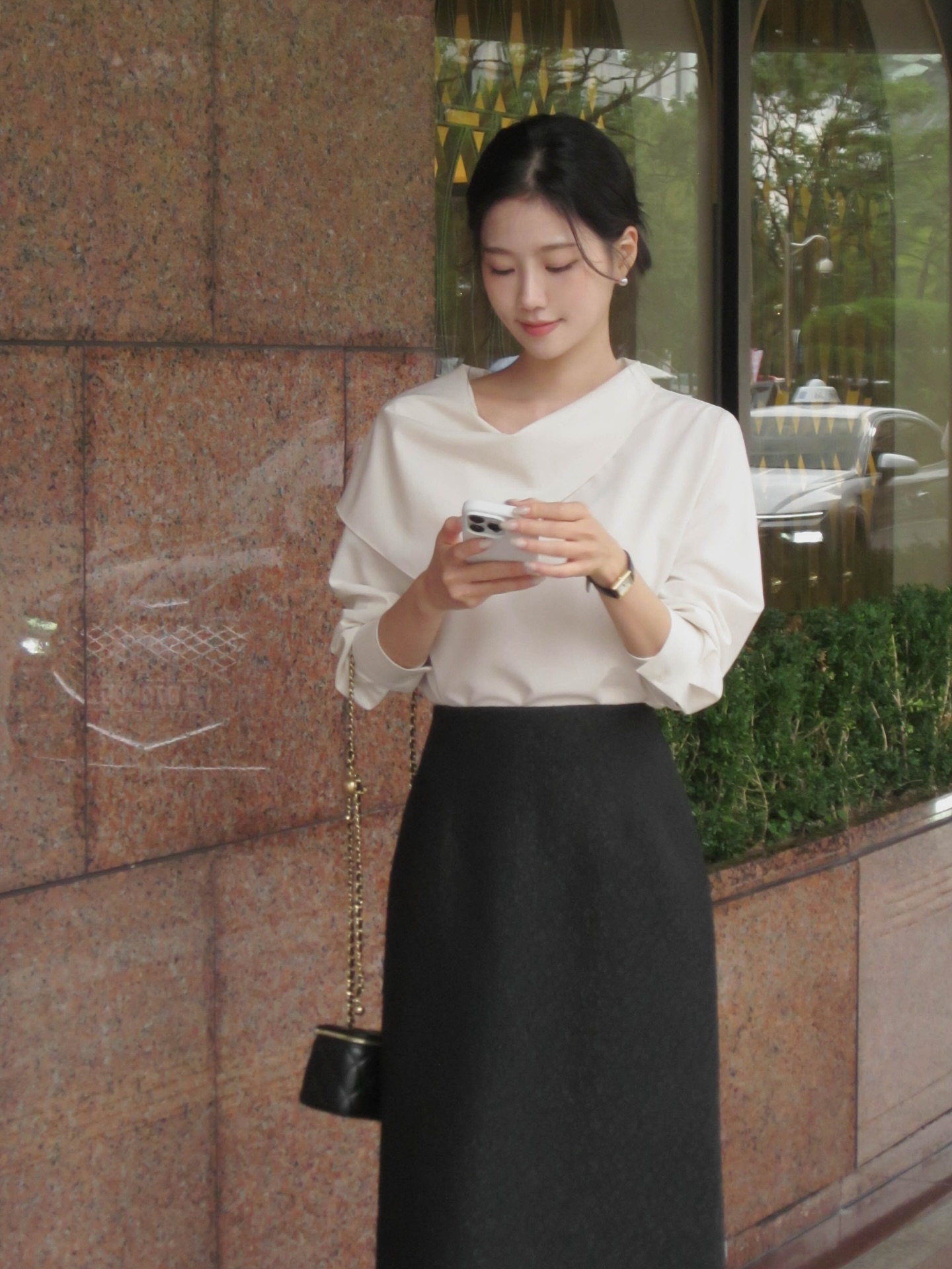 4 kiểu &aacute;o trắng n&ecirc;n sắm để diện trong m&ugrave;a h&egrave;, mặc l&ecirc;n cực dịu mắt v&agrave; trẻ trung- Ảnh 1.