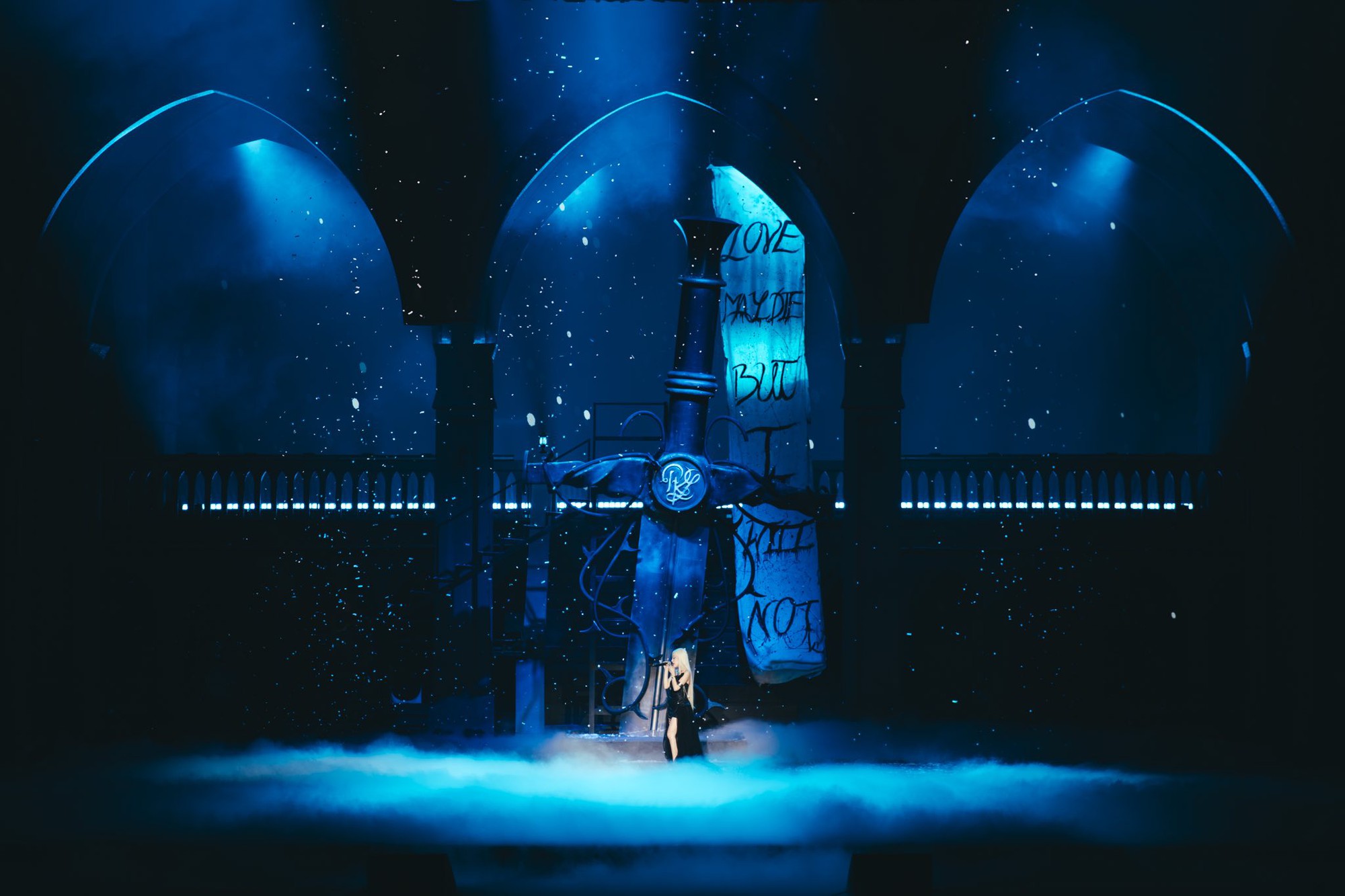 Nhan sắc thật của nữ ca sĩ Việt ăn b&aacute;nh tr&aacute;ng trộn thay cơm để c&oacute; tiền l&agrave;m nhạc- Ảnh 5.