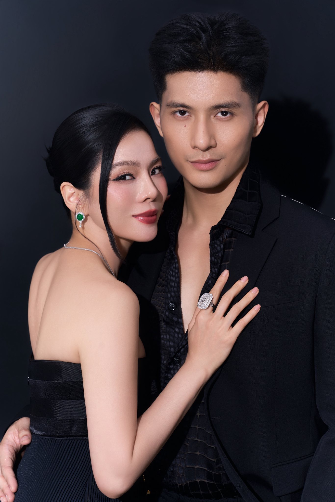 "Nữ ho&agrave;ng ph&ograve;ng tr&agrave;" U50 được trai đẹp k&eacute;m 12 tuổi ngưỡng mộ, sở hữu biệt thự trải từ Việt Nam sang Mỹ- Ảnh 10.