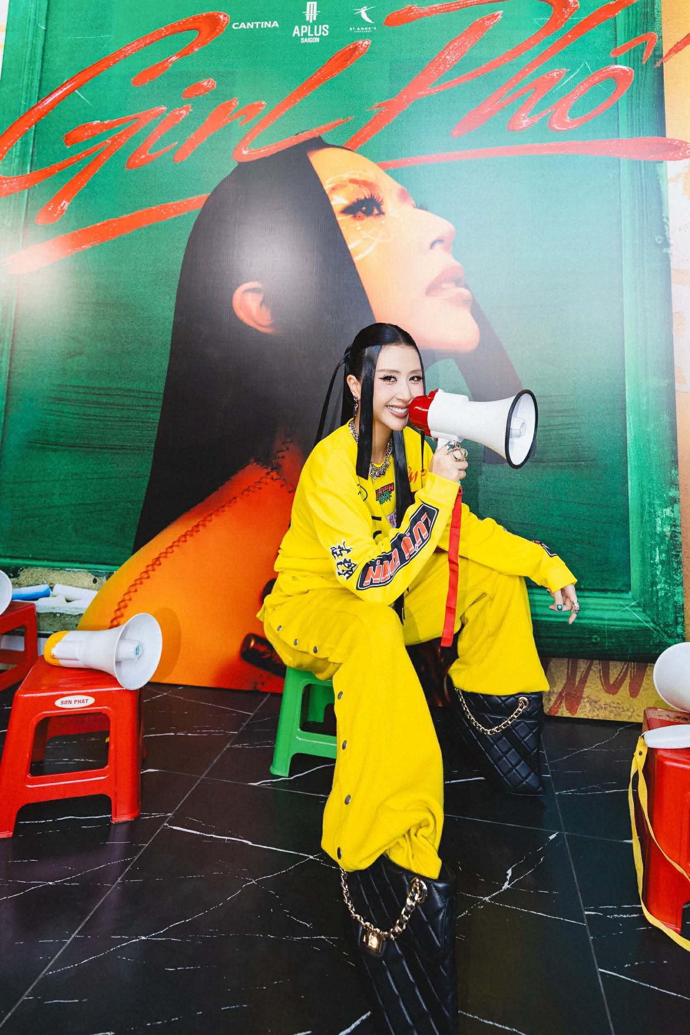 "Hắc m&atilde;" đường đua MV gọi t&ecirc;n Quỳnh Anh Shyn với Girl Phố chất v&agrave; vui bất ngờ!- Ảnh 15.