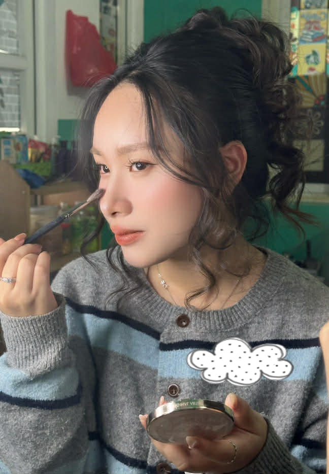 D&acirc;n văn ph&ograve;ng đổ x&ocirc; đi học makeup c&aacute; nh&acirc;n để đẹp như "thay đầu": Thừa tiền mới chi 3 - 5 triệu cho 3 bữa học?- Ảnh 2.