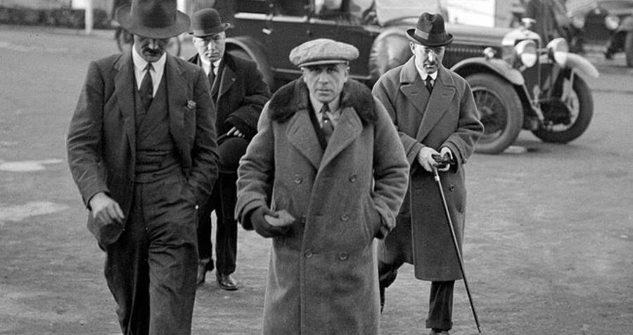 Tỷ ph&uacute; gi&agrave;u thứ 3 thế giới rơi thẳng từ m&aacute;y bay xuống biển m&agrave; kh&ocirc;ng một ai biết- Ảnh 3.