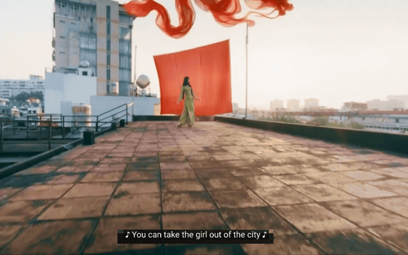 Girl Phố của Quỳnh Anh Shyn: Fashionista hết lửa nghề nhưng kh&ocirc;ng hề mất chất, cảnh n&agrave;o cũng &ldquo;nghệ cả củ&rdquo;!- Ảnh 10.