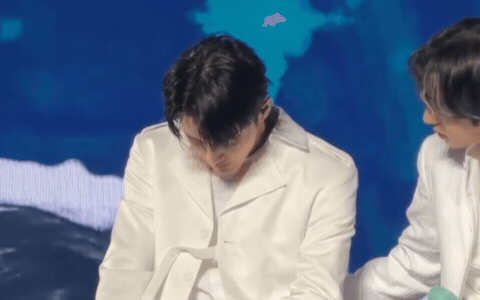 Nam ca sĩ nghỉ việc khiến MXH Trung Quốc "bạo đỏ", nh&oacute;m nhạc biểu tượng hết thời- Ảnh 1.