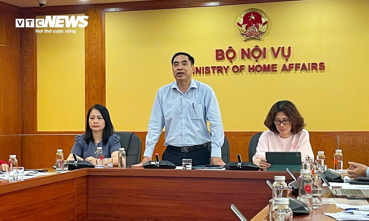 Bộ Nội vụ: Kh&ocirc;ng c&oacute; chủ trương ho&aacute;n đổi để nghỉ 9 ng&agrave;y dịp Giỗ Tổ v&agrave; 30/4-1/5- Ảnh 1.