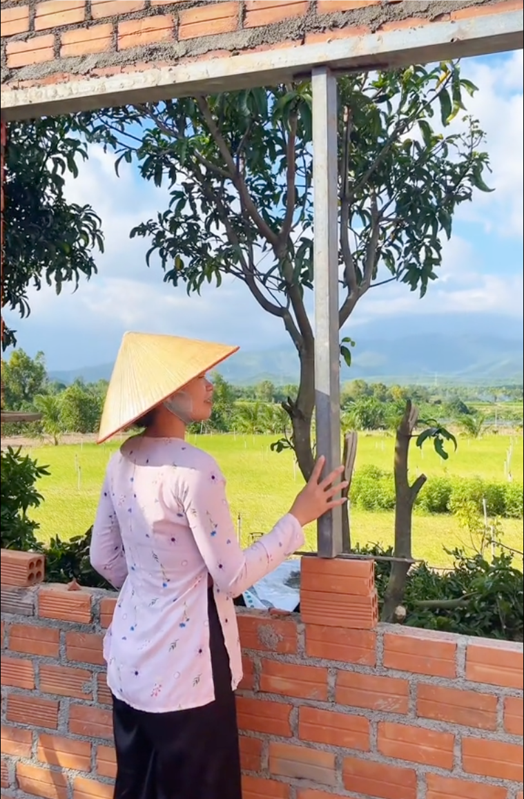 25 tuổi x&acirc;y nh&agrave; 70m&sup2; chỉ với 200 triệu ở Kh&aacute;nh H&ograve;a: Nh&igrave;n căn nh&agrave; nhỏ giữa s&acirc;n vườn, nhiều người kh&ocirc;ng tin nổi chi ph&iacute;- Ảnh 9.