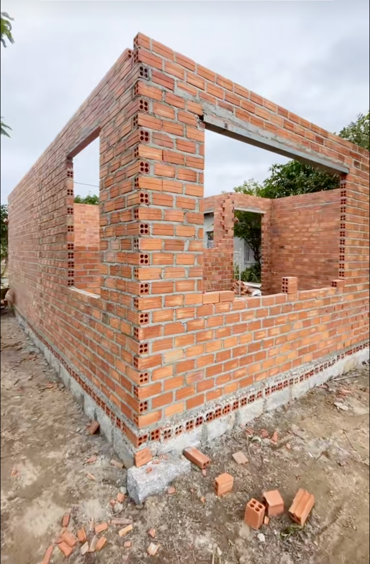 25 tuổi x&acirc;y nh&agrave; 70m&sup2; chỉ với 200 triệu ở Kh&aacute;nh H&ograve;a: Nh&igrave;n căn nh&agrave; nhỏ giữa s&acirc;n vườn, nhiều người kh&ocirc;ng tin nổi chi ph&iacute;- Ảnh 10.