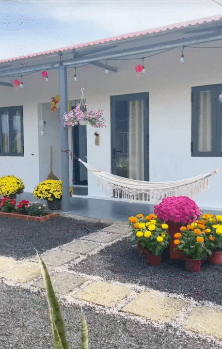 25 tuổi x&acirc;y nh&agrave; 70m&sup2; chỉ với 200 triệu ở Kh&aacute;nh H&ograve;a: Nh&igrave;n căn nh&agrave; nhỏ giữa s&acirc;n vườn, nhiều người kh&ocirc;ng tin nổi chi ph&iacute;- Ảnh 3.