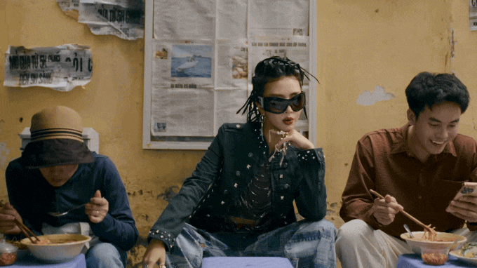 "Hắc m&atilde;" đường đua MV gọi t&ecirc;n Quỳnh Anh Shyn với Girl Phố chất v&agrave; vui bất ngờ!- Ảnh 4.