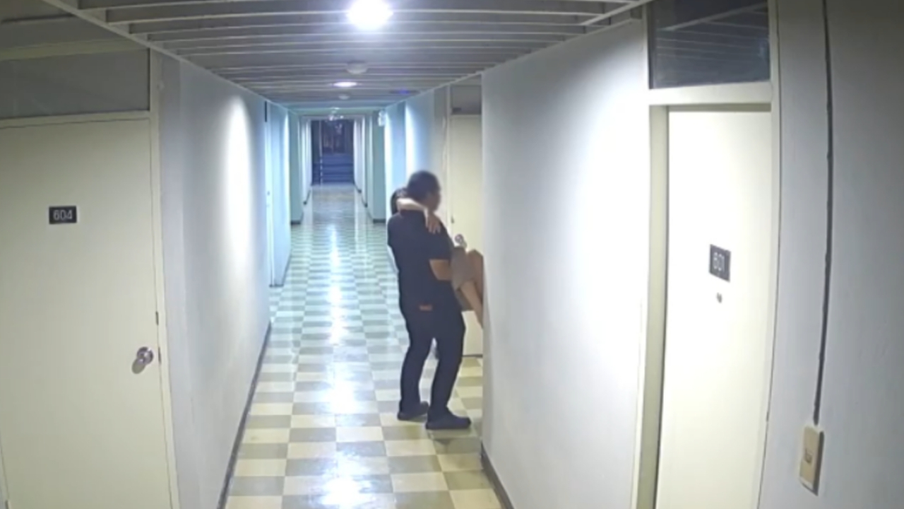 R&uacute;ng động tin sao nữ c&ocirc;ng khai tố c&aacute;o nam nh&acirc;n vi&ecirc;n y tế x&acirc;m hại t&igrave;nh dục- Ảnh 2.