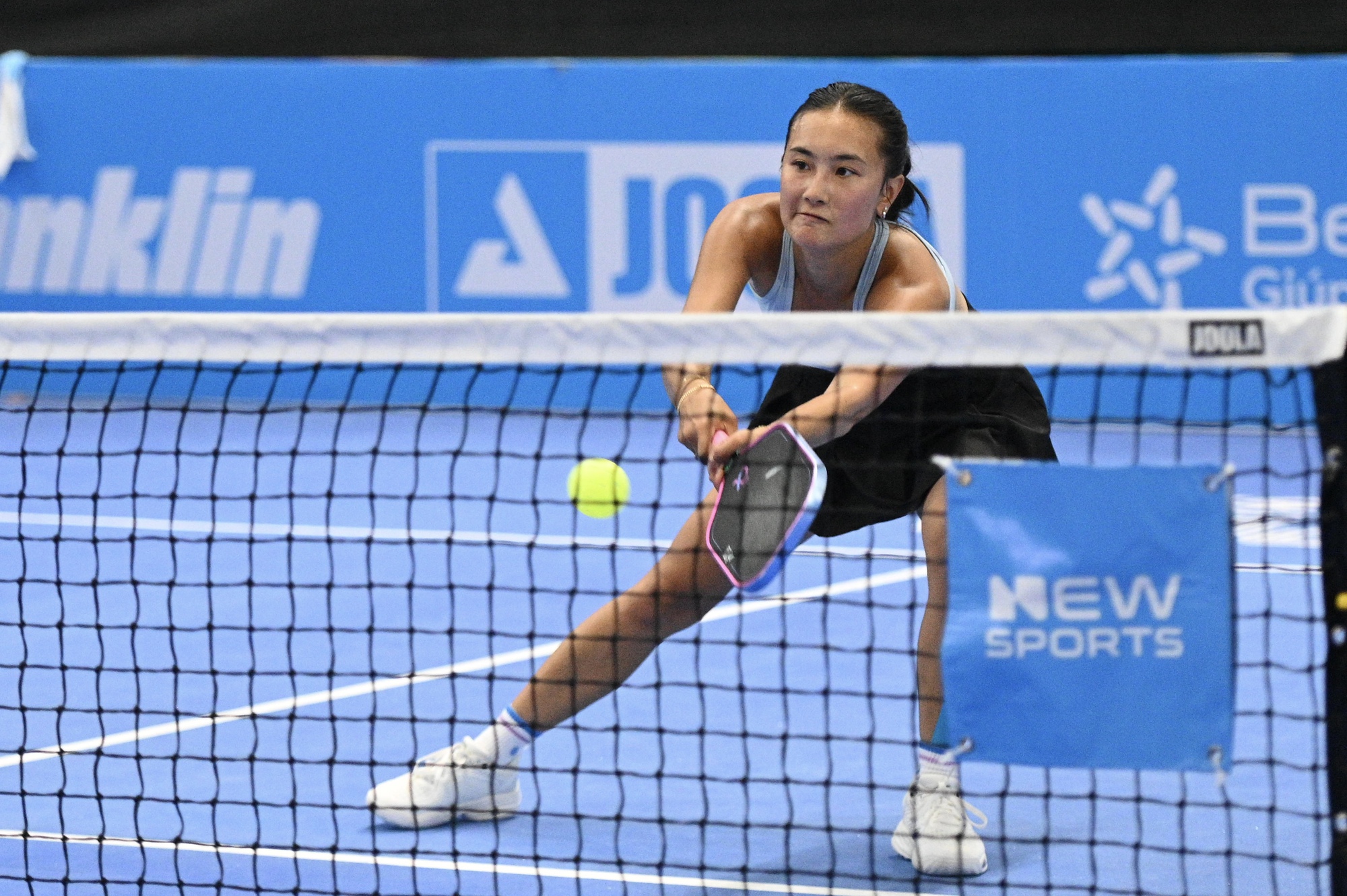 N&agrave;ng thơ pickleball Alix Trương khoe visual ngọt ng&agrave;o nhưng bị cặp đ&ocirc;i Việt Nam loại thẳng ở PPA Asia 100- Ảnh 11.