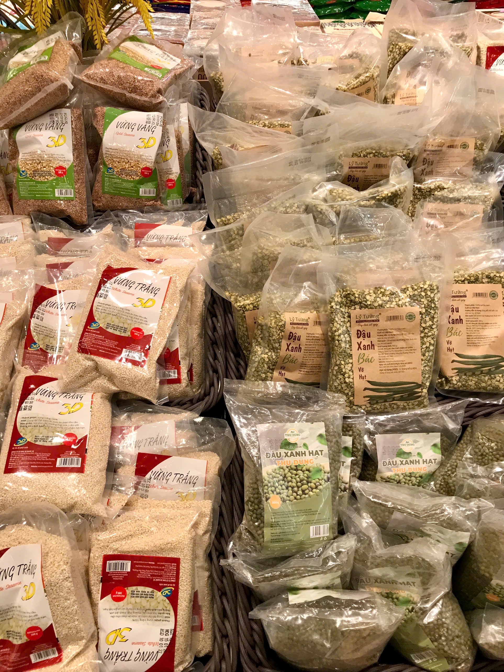 V&agrave;o Aeon Mall mới thấy: 85% quầy kệ l&agrave; h&agrave;ng Việt xịn, đẹp, gi&aacute; mềm, cứ thế n&agrave;y chẳng c&ograve;n thiết h&agrave;ng ngoại- Ảnh 25.