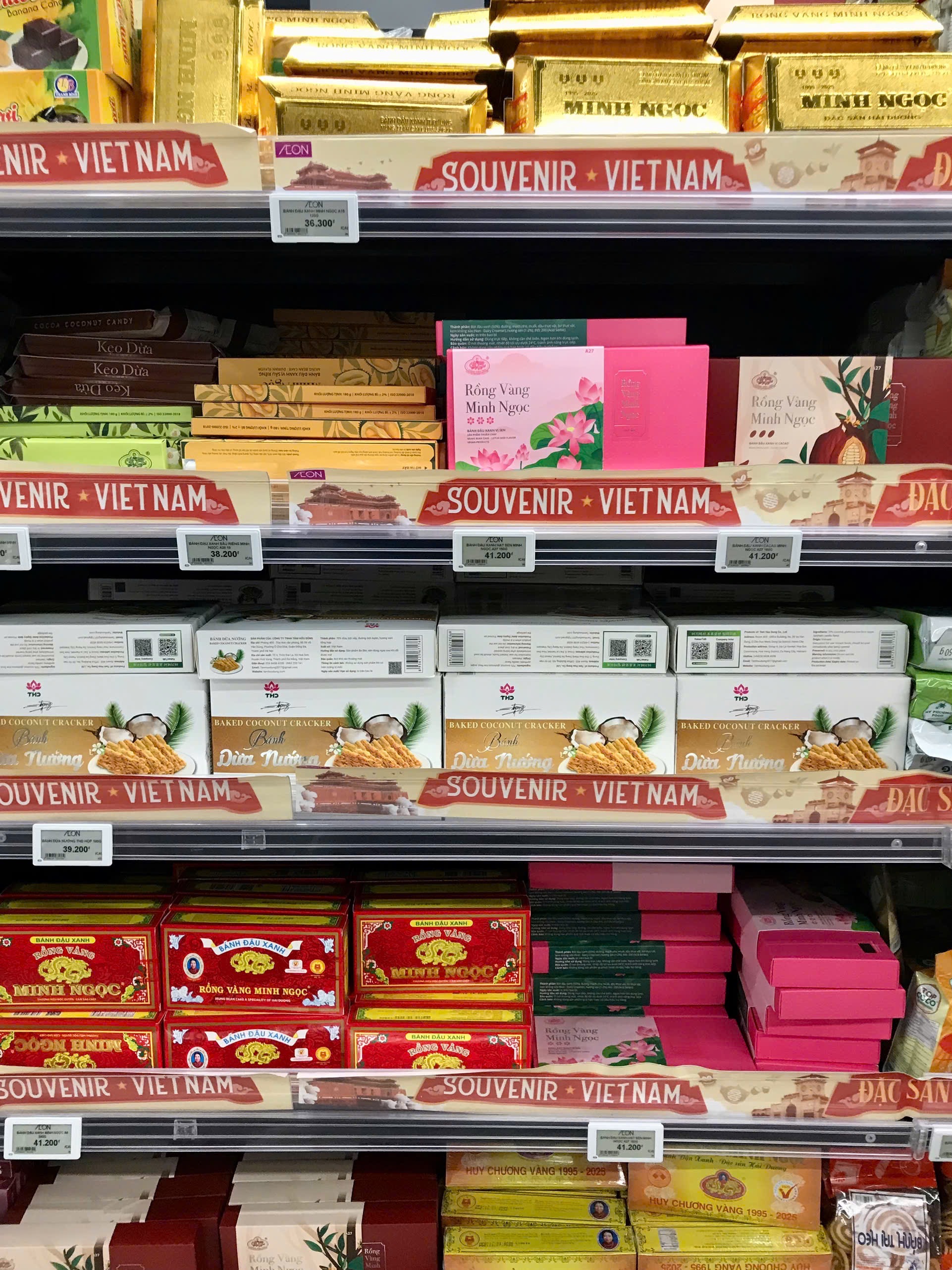 V&agrave;o Aeon Mall mới thấy: 85% quầy kệ l&agrave; h&agrave;ng Việt xịn, đẹp, gi&aacute; mềm, cứ thế n&agrave;y chẳng c&ograve;n thiết h&agrave;ng ngoại- Ảnh 41.