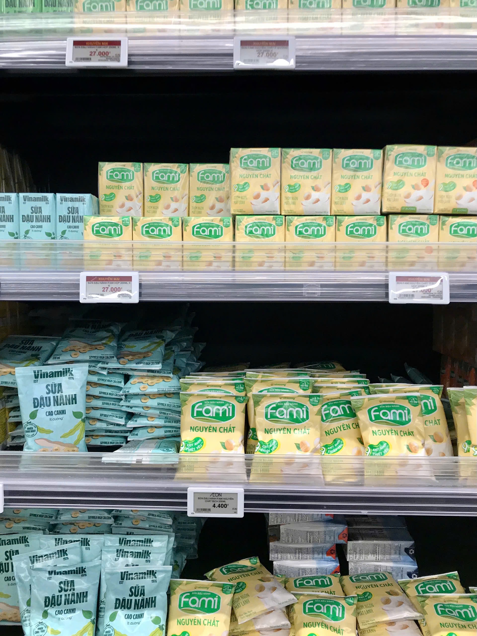 V&agrave;o Aeon Mall mới thấy: 85% quầy kệ l&agrave; h&agrave;ng Việt xịn, đẹp, gi&aacute; mềm, cứ thế n&agrave;y chẳng c&ograve;n thiết h&agrave;ng ngoại- Ảnh 56.