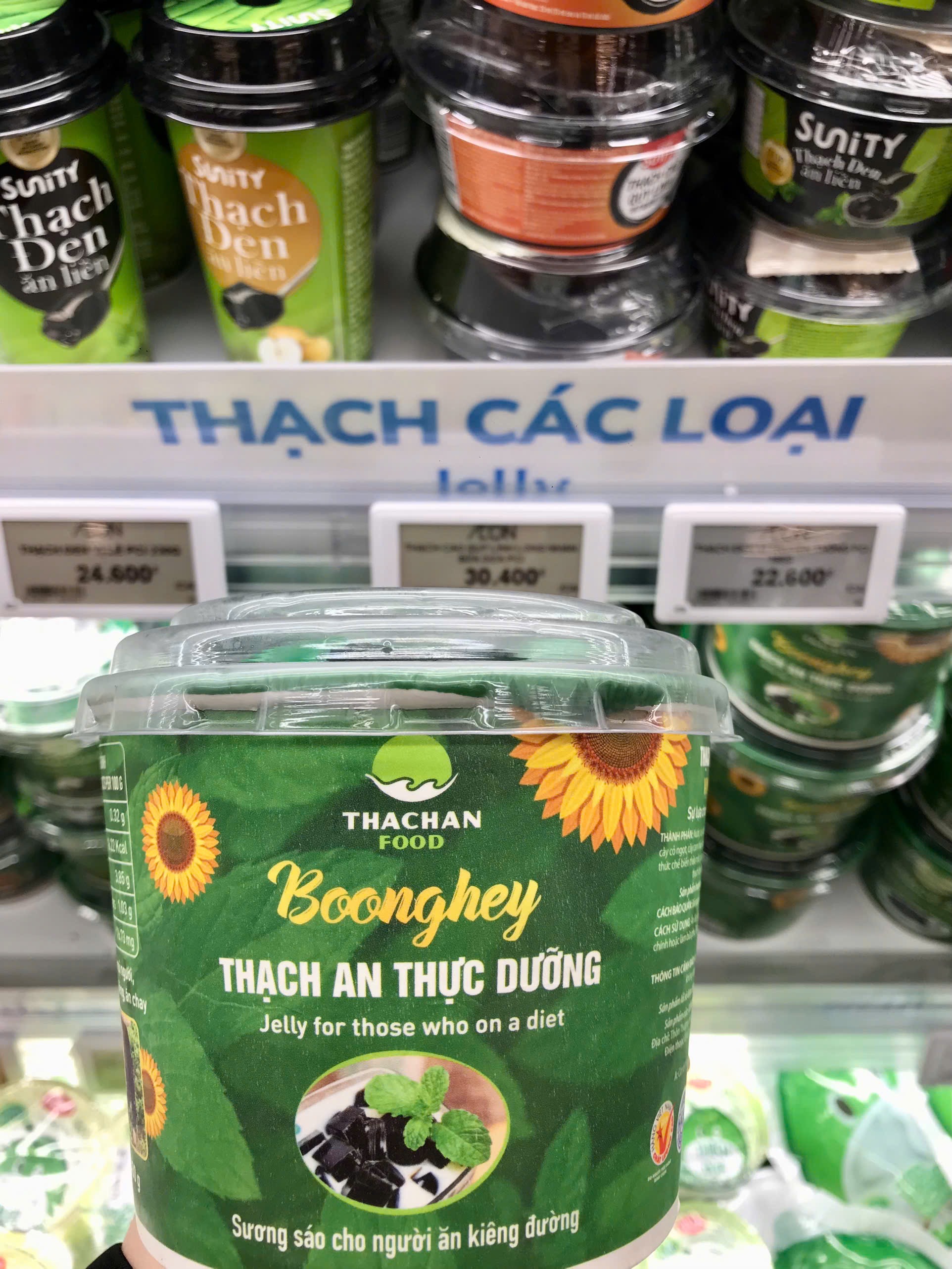 V&agrave;o Aeon Mall mới thấy: 85% quầy kệ l&agrave; h&agrave;ng Việt xịn, đẹp, gi&aacute; mềm, cứ thế n&agrave;y chẳng c&ograve;n thiết h&agrave;ng ngoại- Ảnh 51.