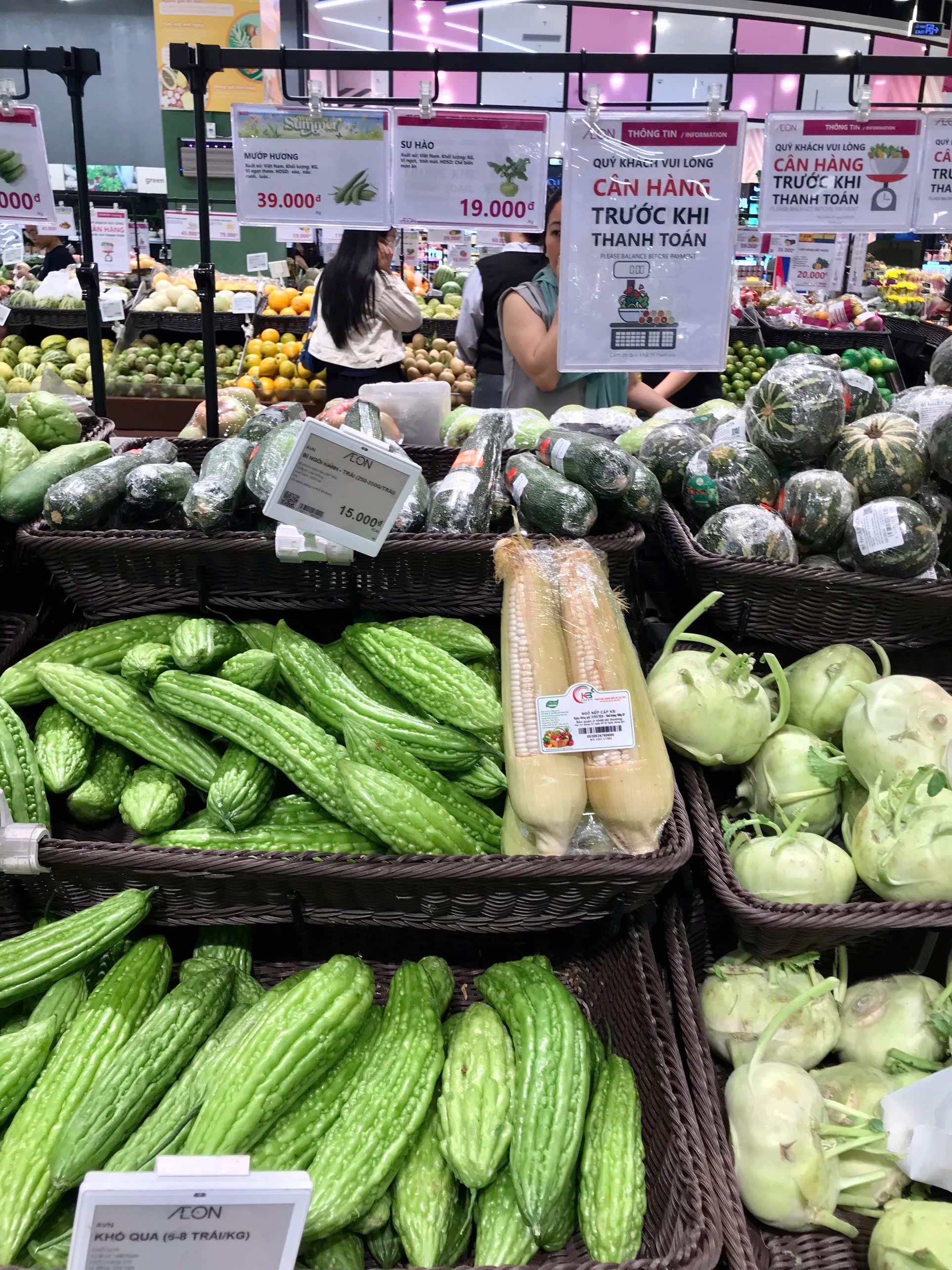 V&agrave;o Aeon Mall mới thấy: 85% quầy kệ l&agrave; h&agrave;ng Việt xịn, đẹp, gi&aacute; mềm, cứ thế n&agrave;y chẳng c&ograve;n thiết h&agrave;ng ngoại- Ảnh 74.