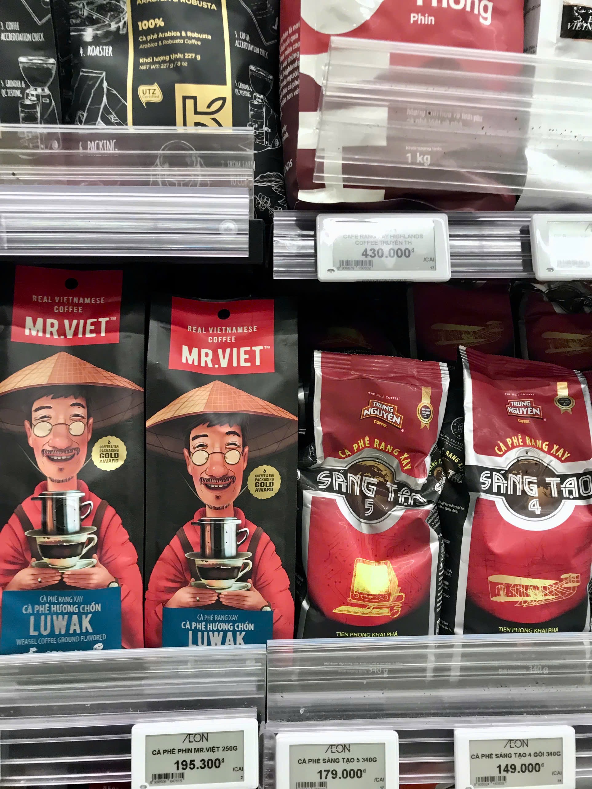 V&agrave;o Aeon Mall mới thấy: 85% quầy kệ l&agrave; h&agrave;ng Việt xịn, đẹp, gi&aacute; mềm, cứ thế n&agrave;y chẳng c&ograve;n thiết h&agrave;ng ngoại- Ảnh 62.