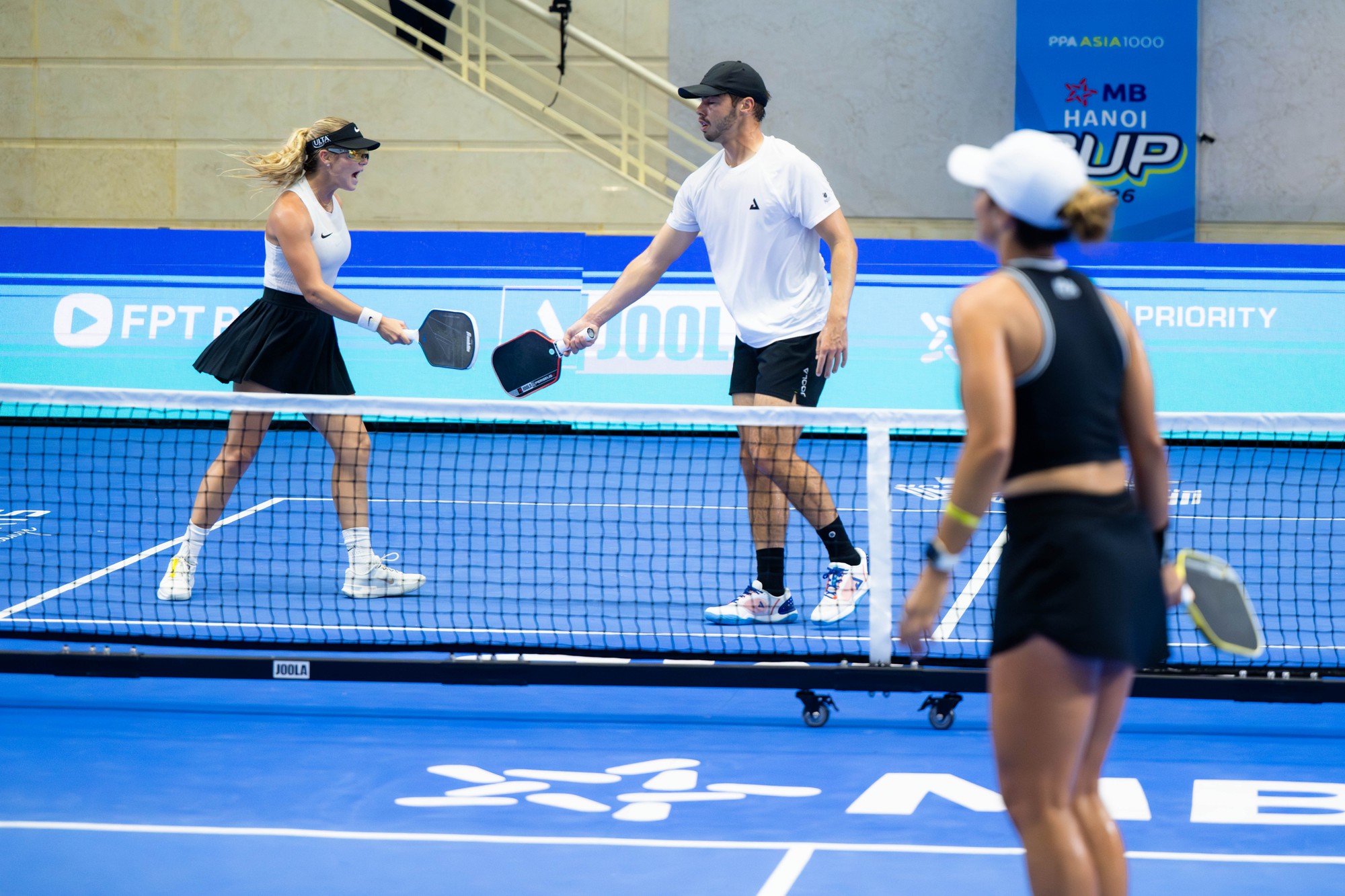 Đẳng cấp thế giới hội tụ: Anna Thu Thuỷ, Ben Johns thắng dễ Parenteau v&agrave; Oncins gi&agrave;nh v&eacute; v&agrave;o b&aacute;n kết PPA Asia 1000 Hanoi Cup- Ảnh 1.