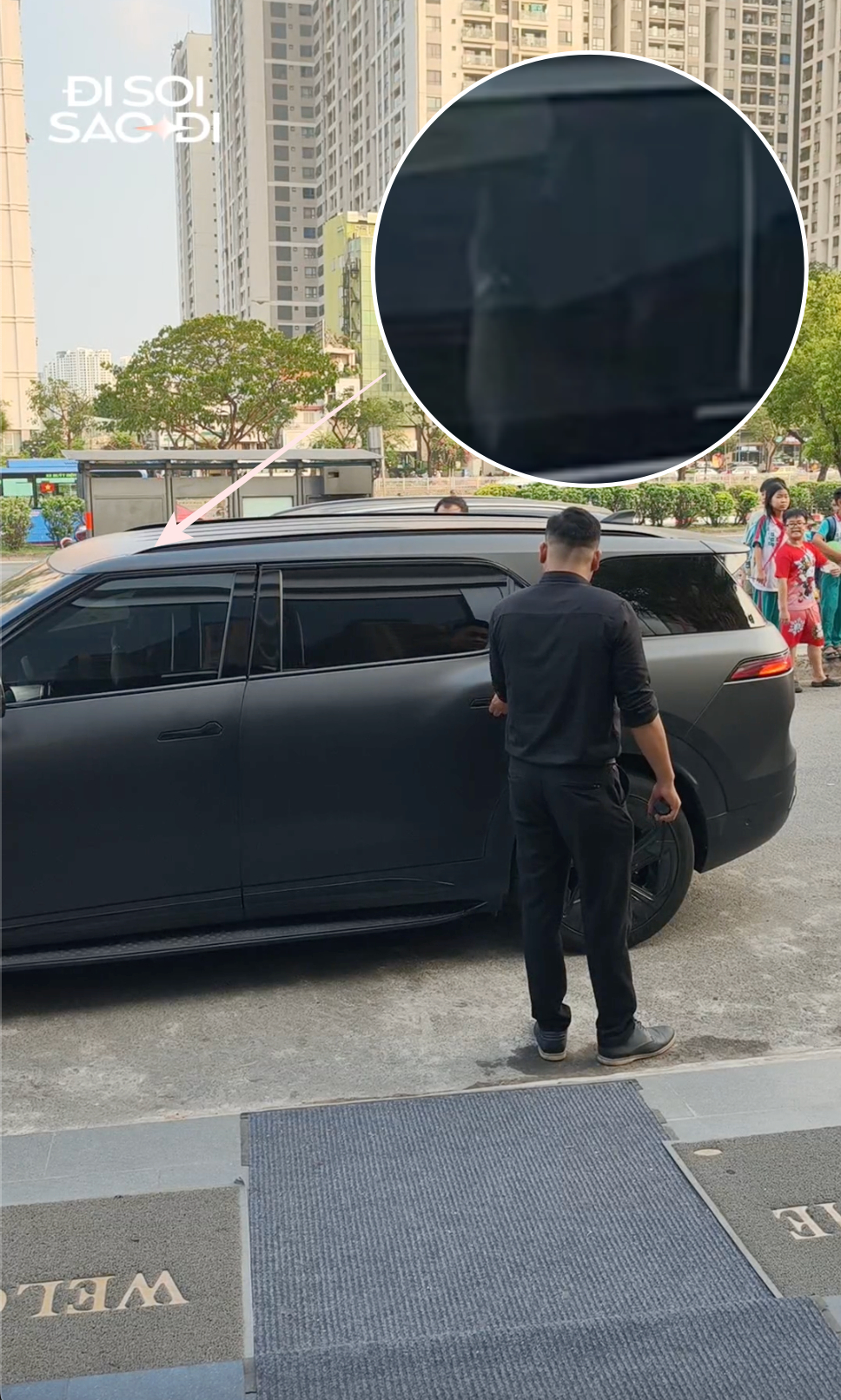 T&oacute;c Ti&ecirc;n l&ecirc;n đồ hở bạo khoe d&aacute;ng, bị soi vẫn khư khư 1 thứ chung với Touliver- Ảnh 5.