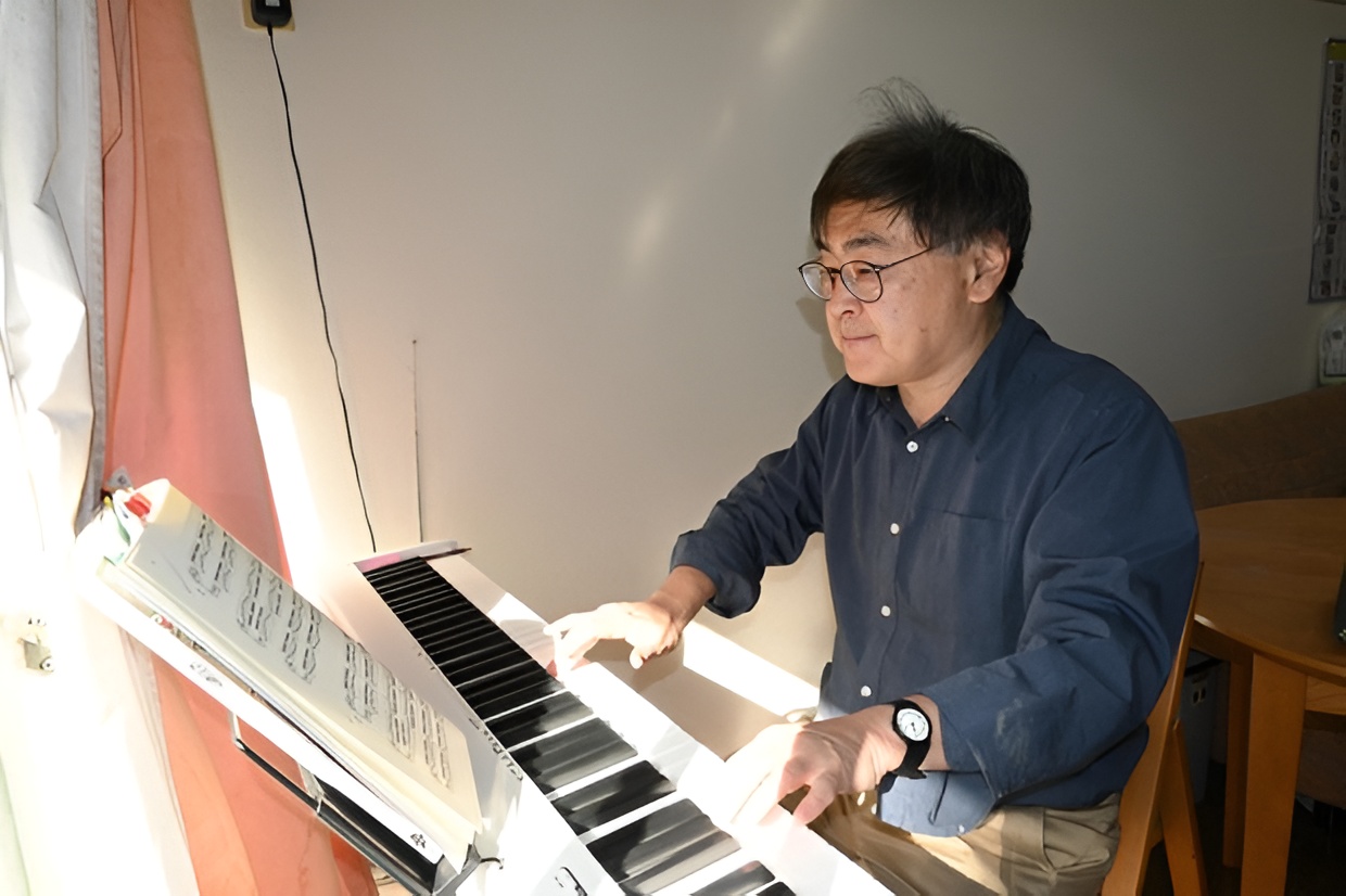 Dịch giả Nhật Bản th&ocirc;ng thạo 8 ngoại ngữ d&ugrave; mới học từ tuổi 49, sở hữu 5 bằng đại học- Ảnh 5.