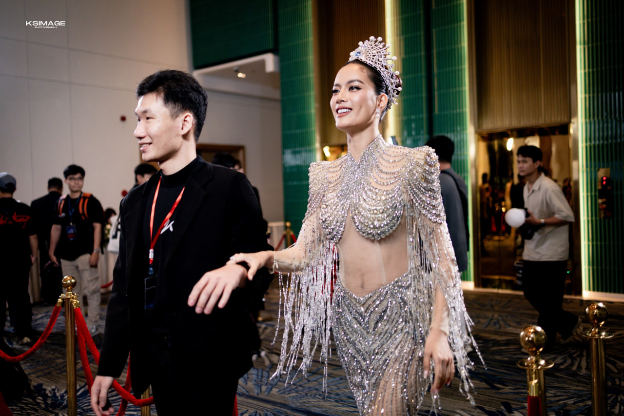 Hỏi trực tiếp trợ l&yacute; nghệ sĩ: B&oacute;c trần g&oacute;c khuất l&agrave;m &ldquo;osin&rdquo; 24/7, chấp nhận kh&ocirc;ng lương v&igrave; đam m&ecirc; idol- Ảnh 4.