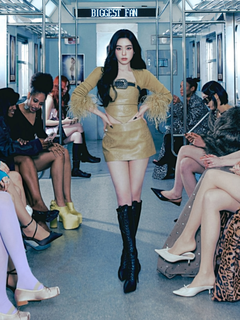 Mỹ nh&acirc;n đẹp nhất showbiz hết thời: Ra nhạc kh&ocirc;ng ai xem, ngo&agrave;i nhan sắc chẳng c&ograve;n g&igrave; để nhắc- Ảnh 8.