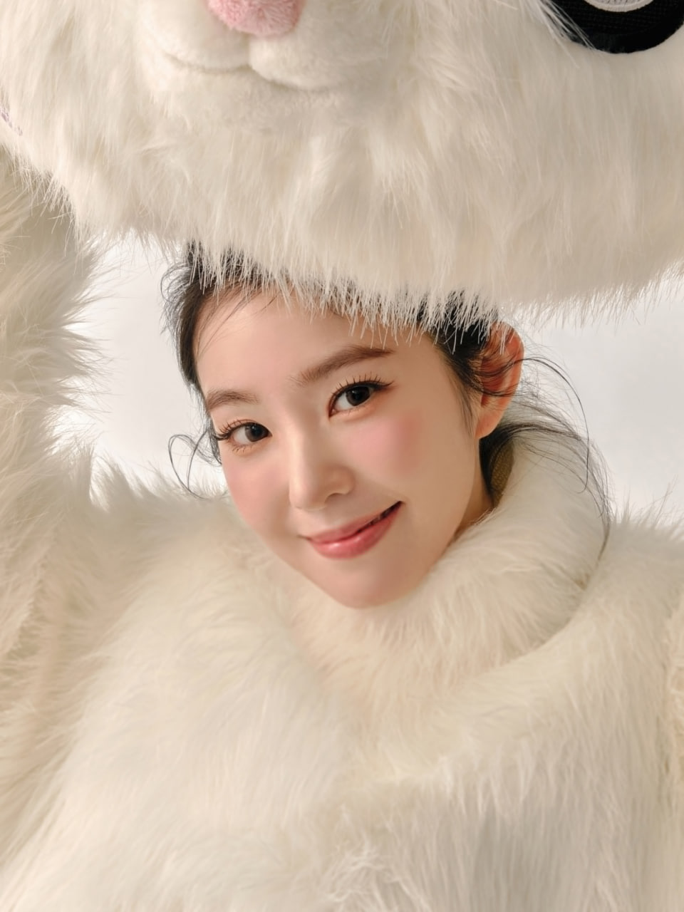 Mỹ nh&acirc;n đẹp nhất showbiz hết thời: Ra nhạc kh&ocirc;ng ai xem, ngo&agrave;i nhan sắc chẳng c&ograve;n g&igrave; để nhắc- Ảnh 7.