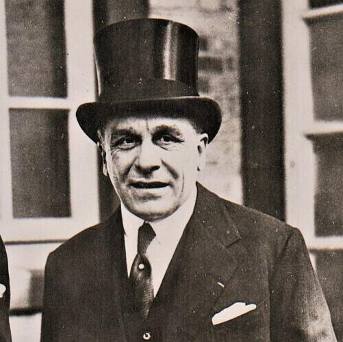 Tỷ ph&uacute; gi&agrave;u thứ 3 thế giới rơi thẳng từ m&aacute;y bay xuống biển m&agrave; kh&ocirc;ng một ai biết- Ảnh 1.