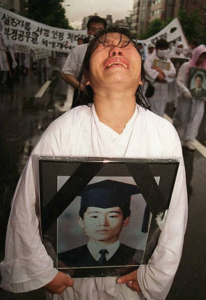 H&agrave;n Quốc: Nỗi đau 30 năm sau thảm họa sập t&ograve;a nh&agrave; b&aacute;ch h&oacute;a trong 20 gi&acirc;y khiến 1.500 người bị ch&ocirc;n v&ugrave;i- Ảnh 13.