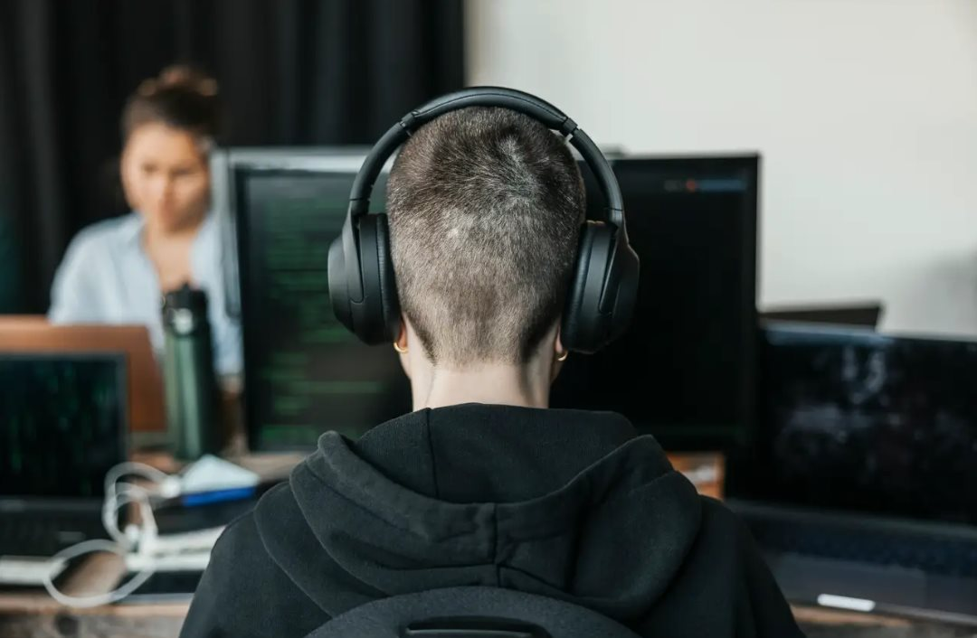 D&ugrave;ng AI hoặc "ra đường": V&igrave; sao c&aacute;c tập đo&agrave;n &eacute;p 100% nh&acirc;n vi&ecirc;n d&ugrave;ng tr&iacute; th&ocirc;ng minh nh&acirc;n tạo d&ugrave; chưa thấy l&atilde;i?- Ảnh 2.