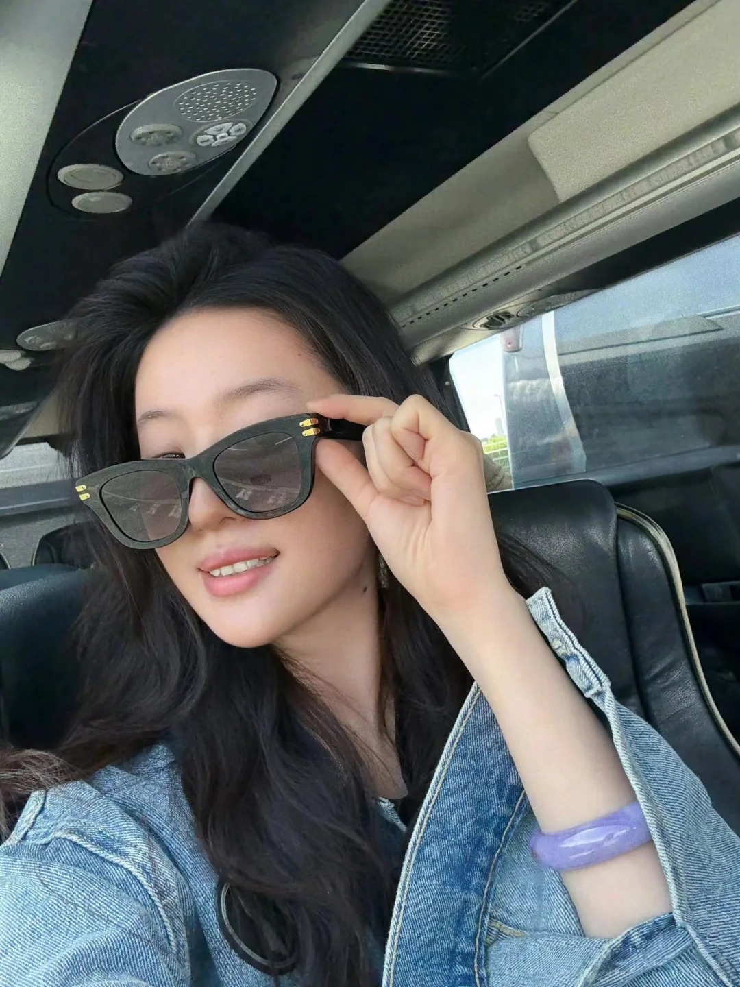 B&oacute;c gi&aacute; th&uacute; chơi ngọc của mỹ nh&acirc;n Cbiz: Dương Mịch, Phạm Gia chuộng ngọc trong suốt cả chục tỷ, nhưng tr&ugrave;m cuối Lưu Diệc Phi mới g&acirc;y ngỡ ng&agrave;ng- Ảnh 4.