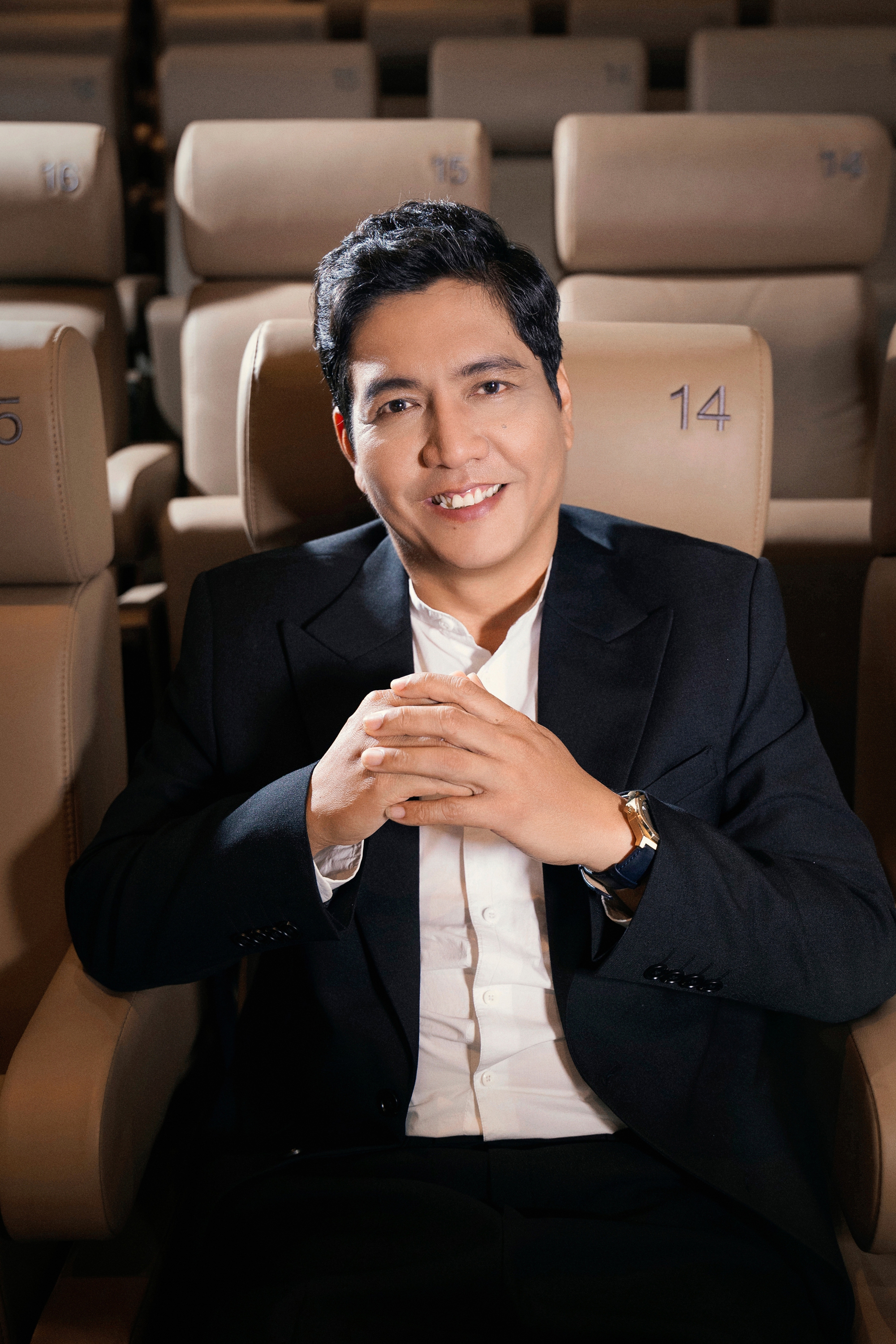 Phim Việt đ&aacute;ng thương nhất lễ 30/4: Chỉ c&oacute; 1 suất chiếu mỗi rạp, vợ đạo diễn phải đi mời từng người v&agrave;o xem- Ảnh 7.