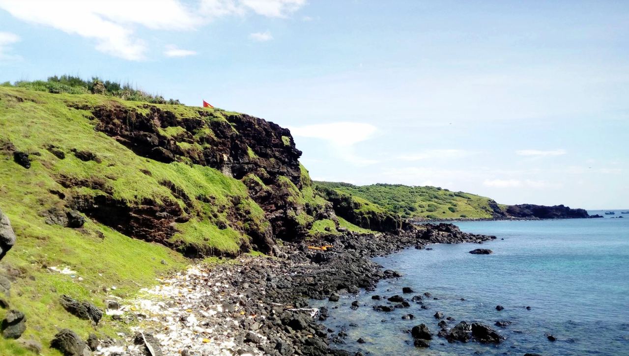 Ph&uacute; Qu&yacute; ngay l&uacute;c n&agrave;y: Cảng t&agrave;u k&iacute;n người, qu&aacute;n x&aacute; hết sạch, đảo nhỏ căng m&igrave;nh đ&oacute;n kh&aacute;ch- Ảnh 5.