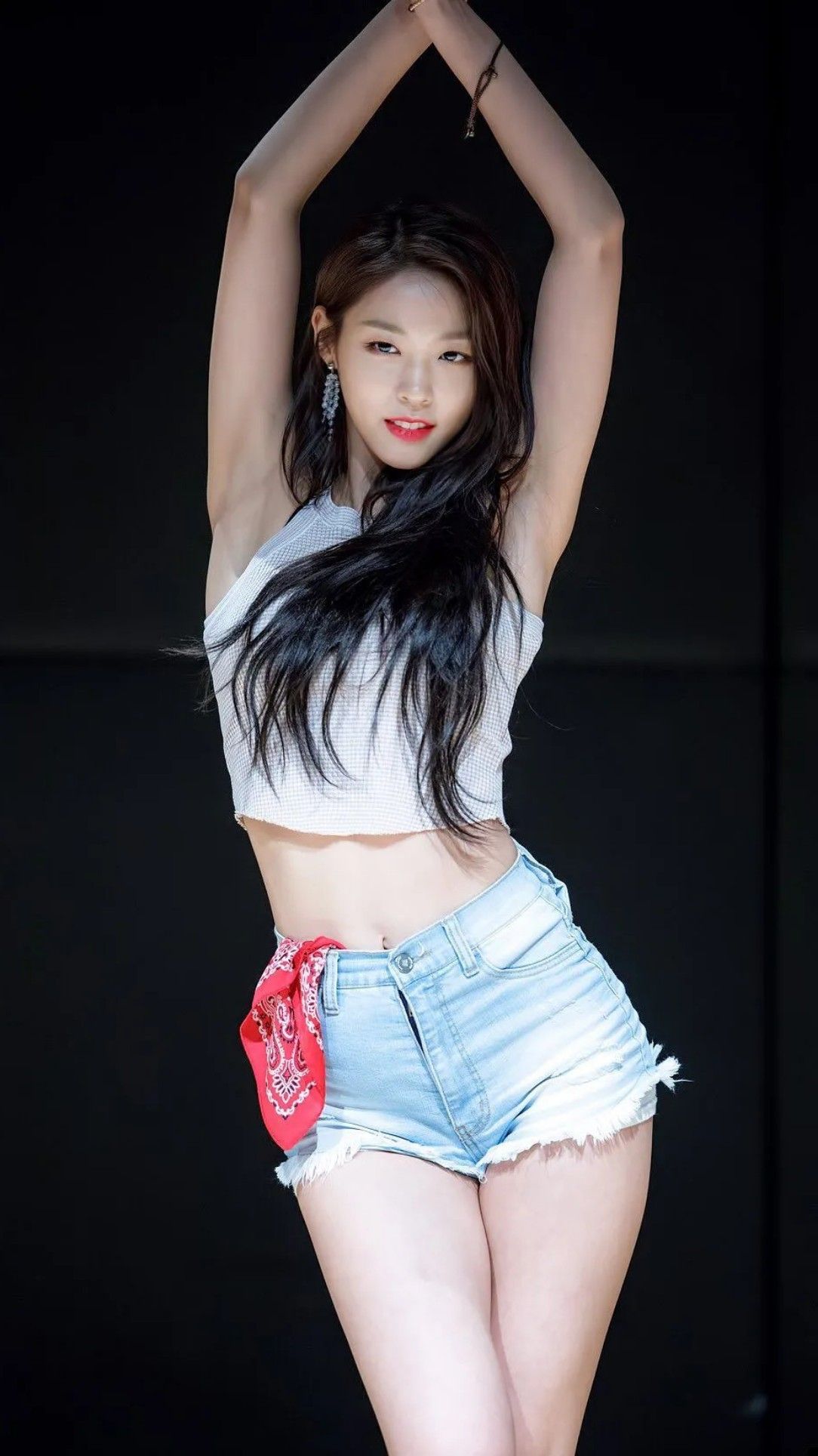 Cả H&agrave;n Quốc b&agrave;n về 1 mỹ nh&acirc;n da n&acirc;u, body quyến rũ đến độ biển quảng c&aacute;o cũng bị lấy trộm mất- Ảnh 3.